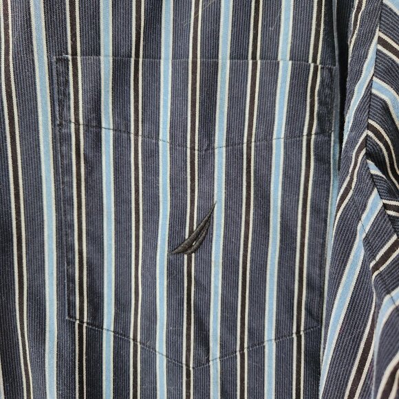 Nautica Men’s Long-Sleeve Shirt Size L Navy Stripe Classic Fit Wrinkle Resistant - Picture 2 of 7